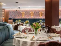Querencia de Sevilla, Autograph Collection Hotels near Edificio La Adriatica
