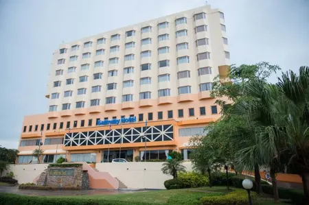 Phayao Gateway Hotel Отели рядом с достопримечательностью «Lak Muang Phayao Shrine»