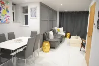 Charming 5 Bedroom Home in High Wycombe Perfect for Families