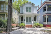 The Peach House- Near Downtown - Bungalow