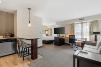 Sonesta ES Suites Fairfax Fair Lakes - 3-Star