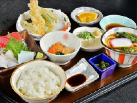 みどり館 半田のホテル