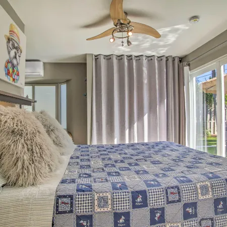 1 Mi to Deerfield Beach: Stylish Studio w/ Pool!