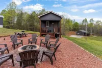 Cabin 3, the delightful Joy cabin in the heart of Moravian Falls, NC