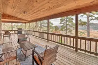 Piney Bluff Retreat with Mountain Views! - 3-Star