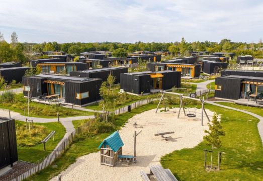 Lodge Near Brouwersdam & North Sea Beaches