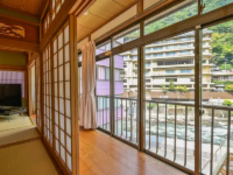 Tsuetate Onsen Yorozuya Ryokan 小国町のホテル