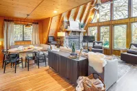 Hot Tub & Barrel Sauna: Lakefront Innsbrook Chalet - 3-Star