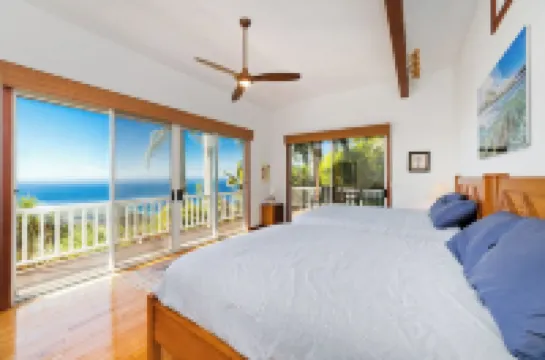 Maka Nui Estate/ Luxury Big Island Ocean View Home above Kealakekua Bay