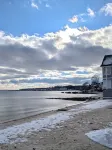 PRIVATE BEACH: A SLICE OF HEAVEN @ NIANTIC W/ 6 QUEENS 1 FULL BED - Beach