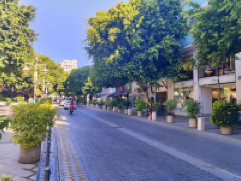 Lena Court - Spacious 3Bdr, City Views