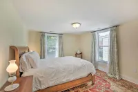 Charming Lambertville Retreat - 1 Mi to River! - 3-Star