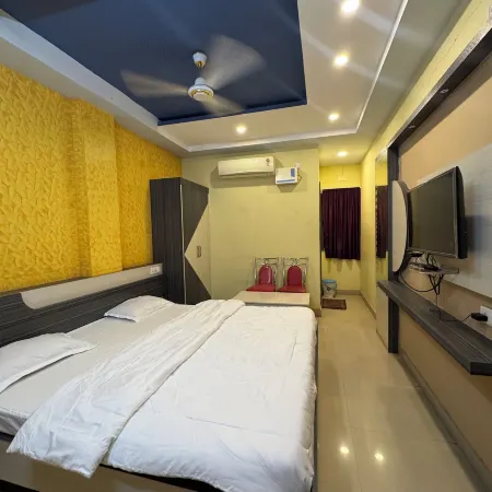 Hotel Asha Pride