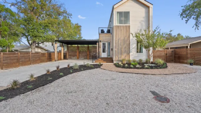 Private Pool and Hot Tub Oasis - Stunning Low-Allergen Retreat