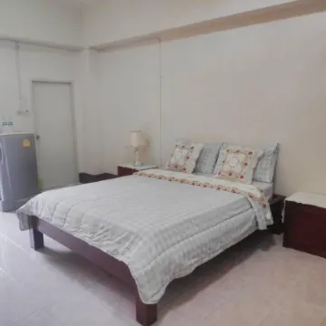 Chanathinat Place