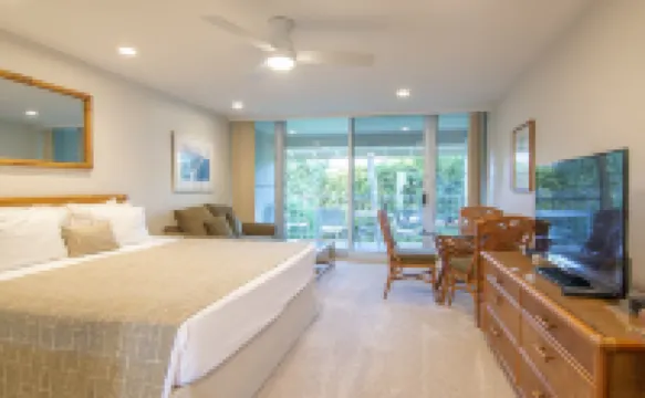 Castle Nāpili Surf Beach Resort