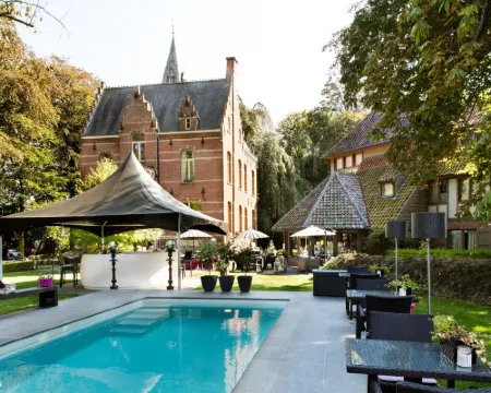 チャームホテルマノワールオジージャ ポペリンゲのホテル