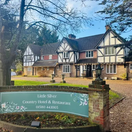 Little Silver Country Hotel