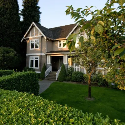 Granville House B&B Hotels near Van Dusen Botanical Garden