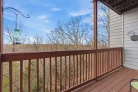 Oak Lane Escape - Branson - Resort Condo on Golf Course w/ Endless Amenities
