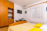 Apartments Bozo - Homestays