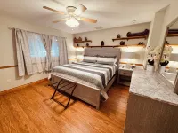 Family friendly 4-bedroom house in Oakhurst with 2 King Bedrooms, WIFI and HVAC.
