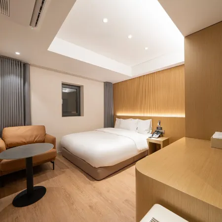 Seongnam Brown Dot Отели рядом с достопримечательностью «Торговый центр Garden 5»