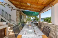 House Isabella - 3-Star