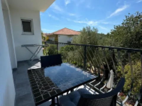 Apartments Sandra Hotels in Okrug Gornji