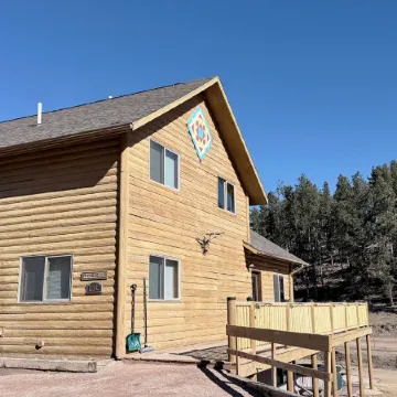 The McCaskell Cabin- Nestled out in the countryside.