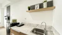 Studio Apartment Collins Boulevard near Summarecon Mall Serpong By Travelio