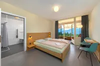 Crans-Montana Youth Hostel - balcony