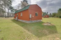 Plantersville Cabin on 50 Acres w/ Pond & Fire Pit - 2-Sterne