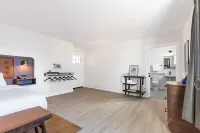 Salt Ranch Hotel
