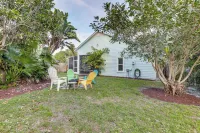 5 Mi to Stuart Beach! Home w/ Pet-friendly Yard - Kitchens