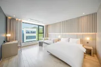Hound Hotel Hyeoksindosi Branch - parking