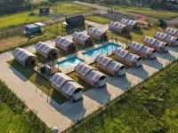 Daebudo Glamtop Luxury Glamping & Kids Swimming Pool Campsite Hotels in der Nähe von Golfplatz Island CC