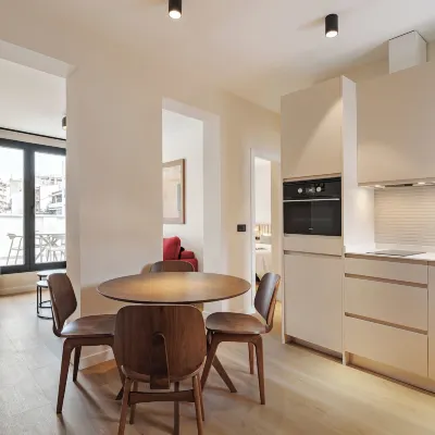 Numancia Apartments by Olala Homes Отели рядом с достопримечательностью «Станция Santa Eugenia »