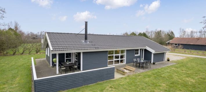 "Tinka" - 1.2km to the Fjord Hotels in Hemmet