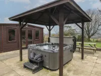 Green Haven - Hot Tub