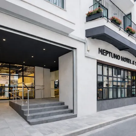 Neptuno Apartments