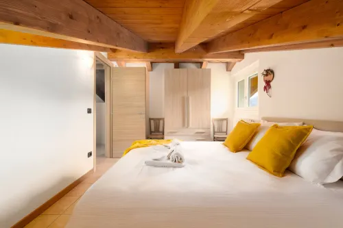 Serenity Como's lake view & pool retreat in Italy