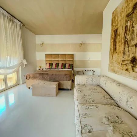 Mora Suite