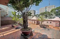 Otis Apartment - 457 Rooftop Garden - Homestays