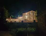 Kanalia Suites - Homestays