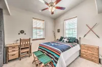 Charming Cloudcroft Cabin w/ Deck & Mtn Views - 3-Star