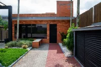 Casa com rea Gourmet a 350m da Praia de Maresias