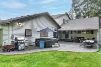 Close to Intel/nike: Large Family Home w/ Hot Tub -  Privatzimmer