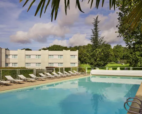 Novotel Fontainebleau Ury Hôtels à : Ury