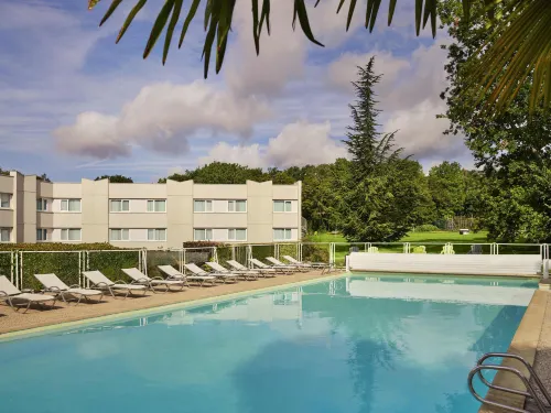 Novotel Fontainebleau Ury - piscina